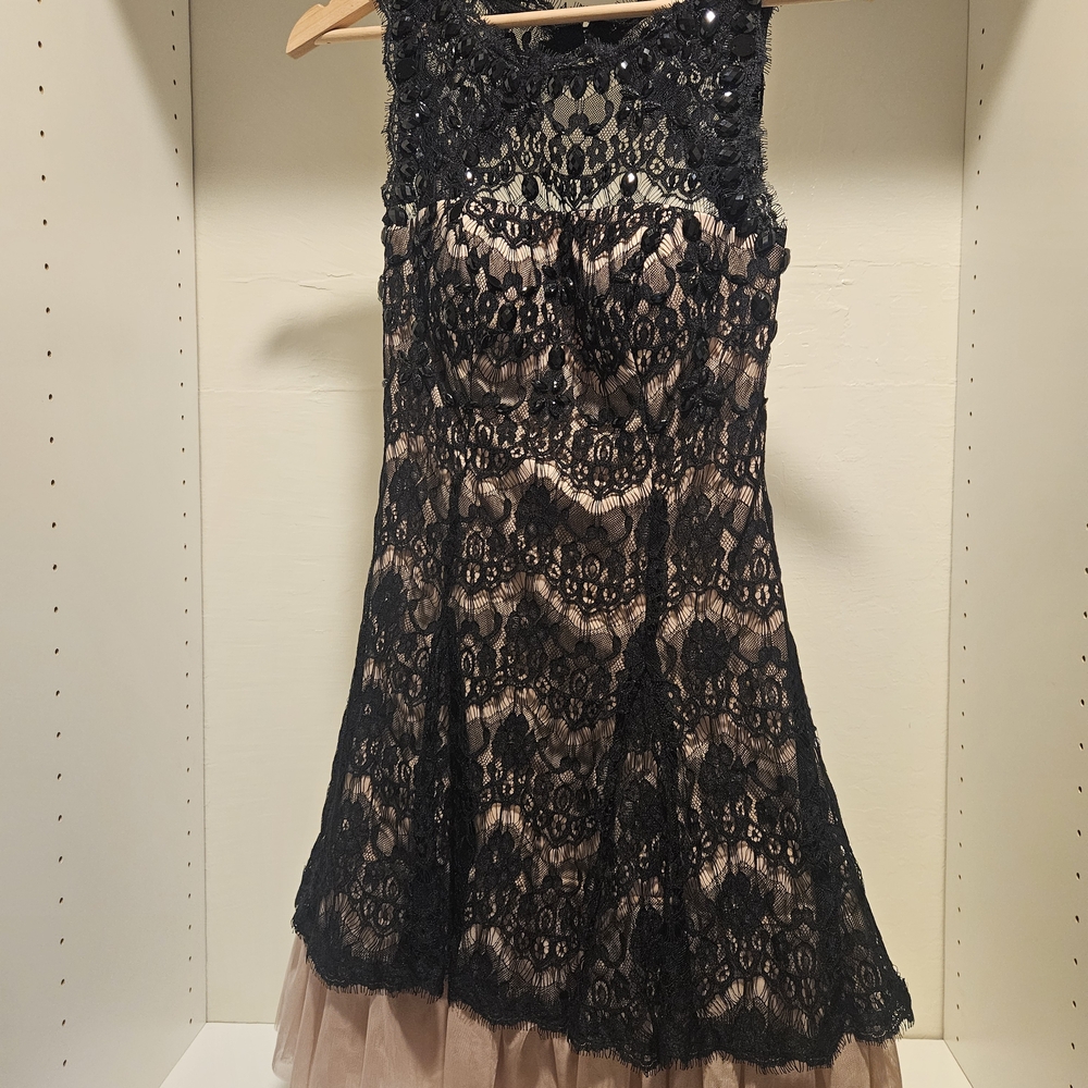 Betsy & Adam Black and Beige Lace Dress